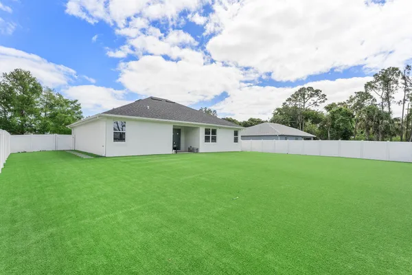 $445,000 | 532 Southwest Sansom Lane, Port St. Lucie, FL 34953