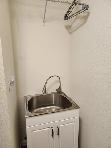 $2,800 | 3668 Fescue Lane, Sarasota, FL 34232