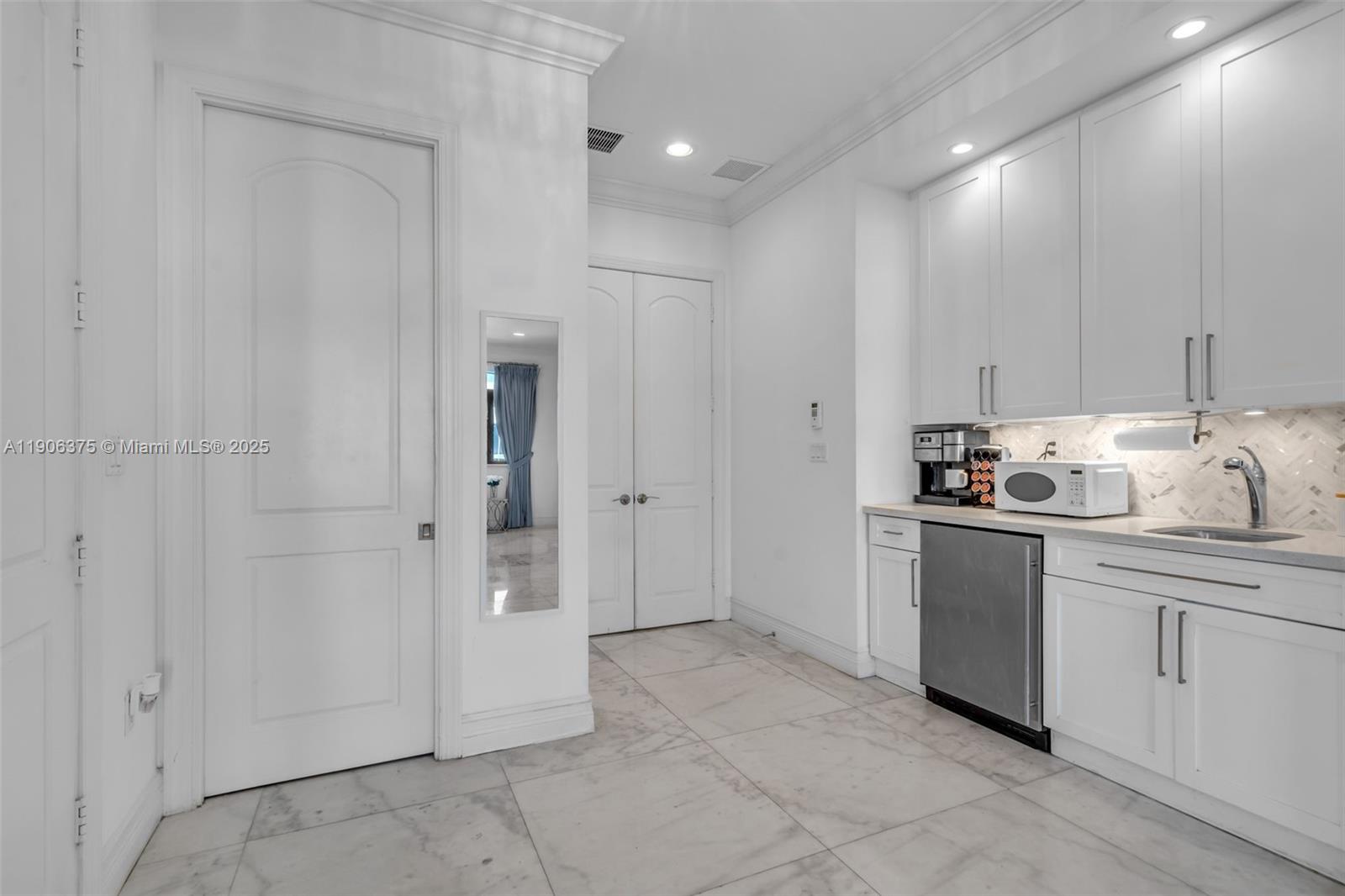 2085 Keystone Boulevard North Miami, FL 33181 - Photo 37 of 77