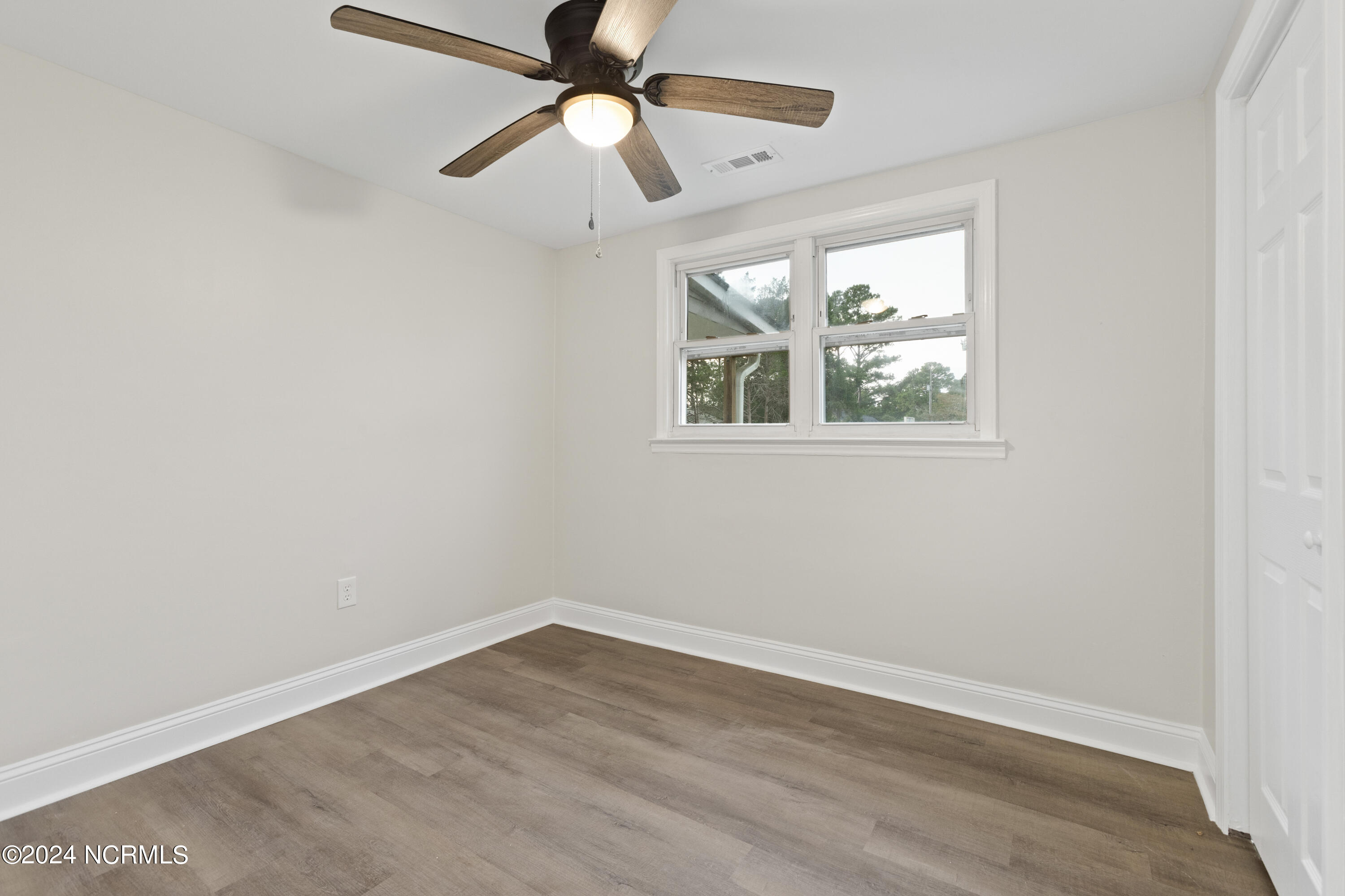 633 Haws Run Road Jacksonville, NC 28540 - Photo 11 of 27 12