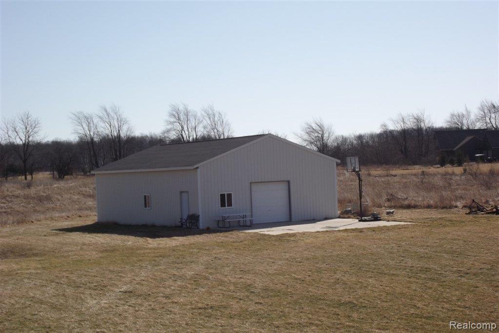 9364 North Robb Road Fowlerville, MI 48836 - Photo 5 of 6 DSCF0605.JPG