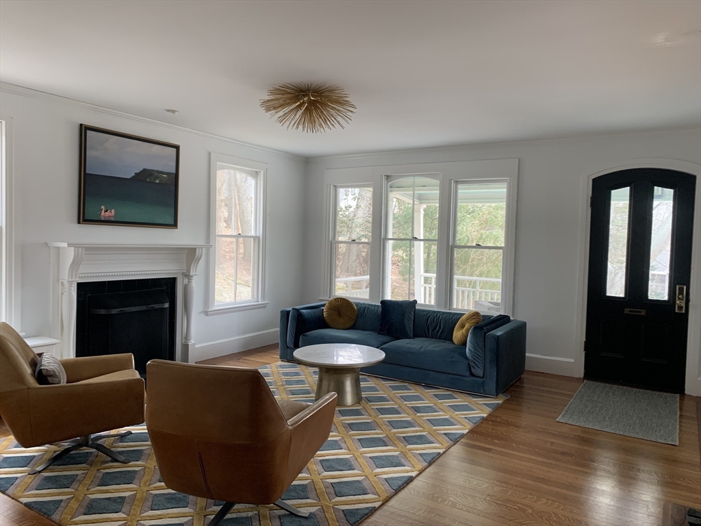 20 Old Neck Road Manchester, MA 01944 - Photo 7 of 32 Gallery Image 7