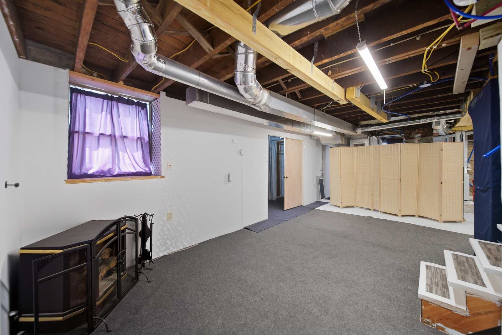 318 East McKenney Street Dixon, IL 61021 - Photo 28 of 36 a view of an empty room with a window