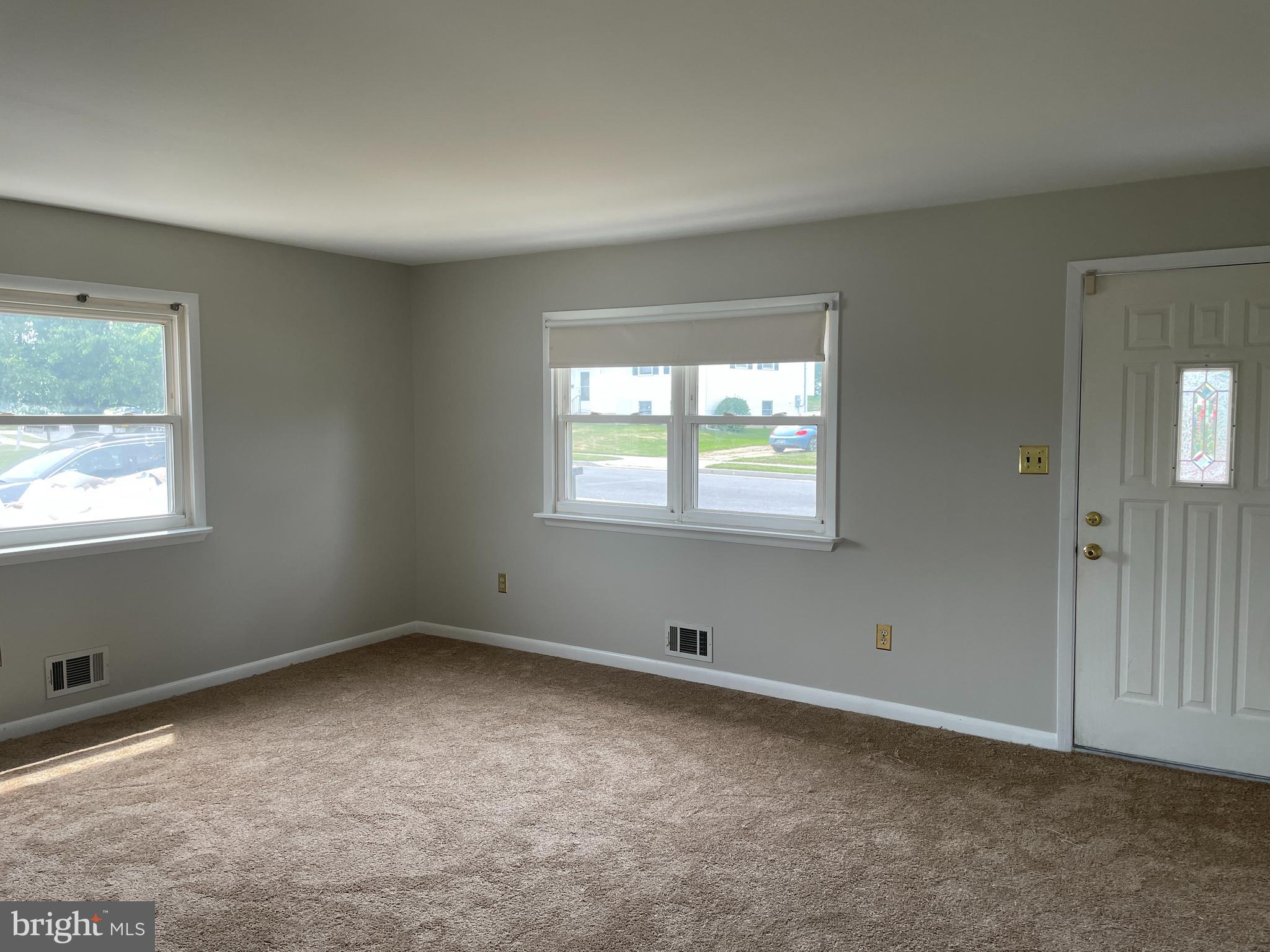 6009 Burnt Oak Road Baltimore, MD 21228 - Photo 5 of 24