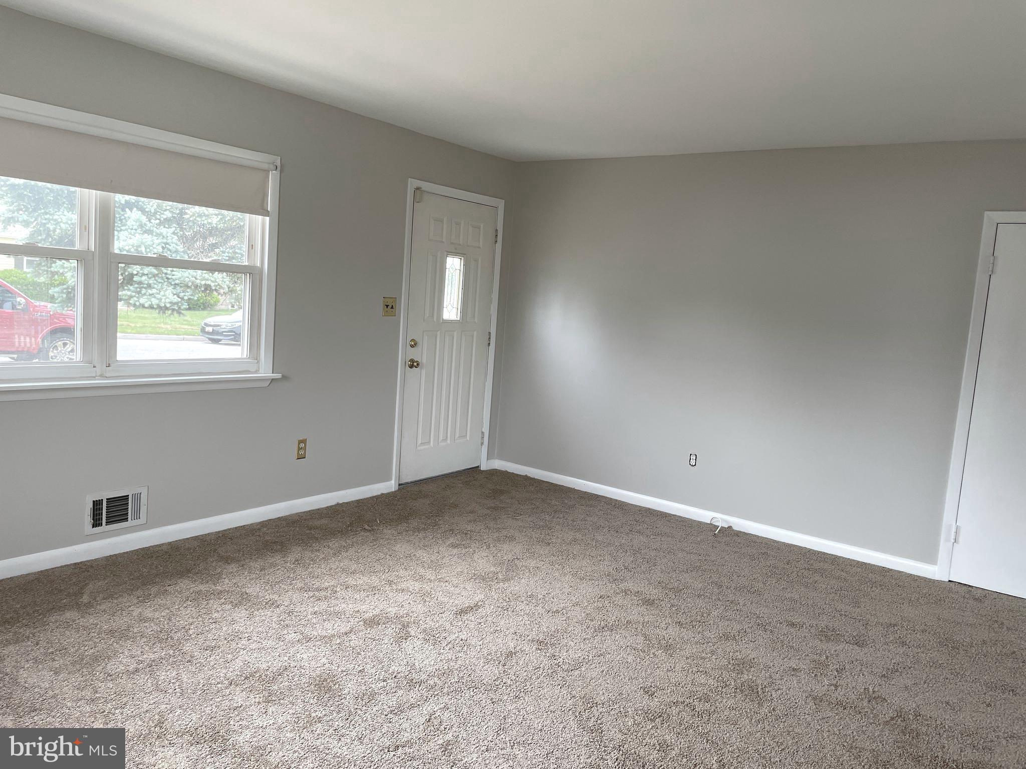 6009 Burnt Oak Road Baltimore, MD 21228 - Photo 6 of 24