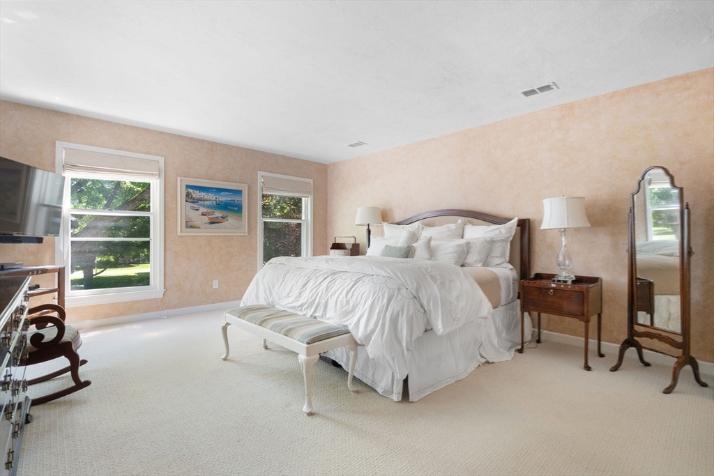 125 Oxbow Road Needham, MA 02492 - Photo 21 of 38