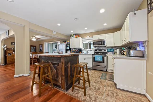 $290,000 | 213 Meadow Lake Drive, Trinity, TX 75862