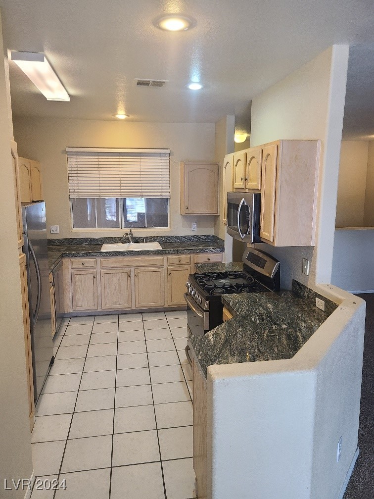 2050 West Warm Springs Road, Unit 421 Henderson, NV 89014 - Photo 5 of 18 Gallery Image 5