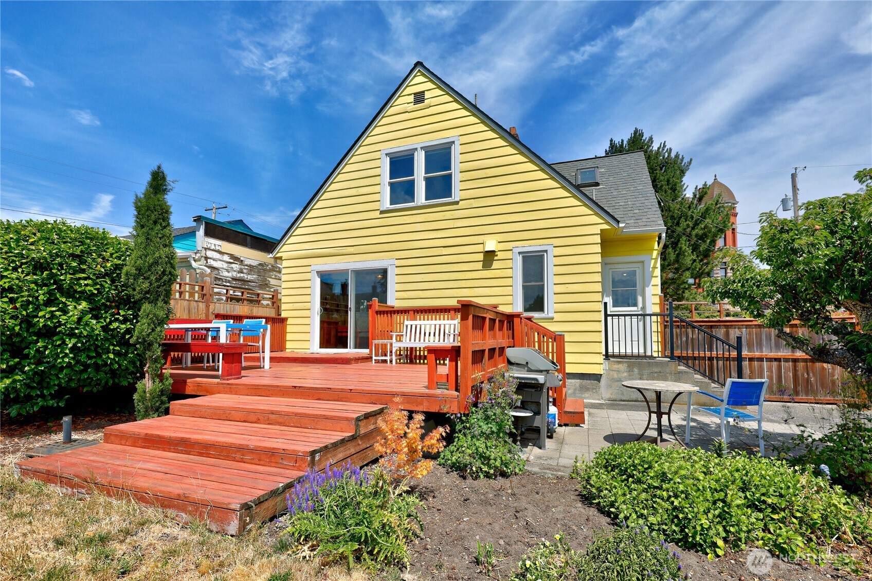425 Walker Street Port Townsend, WA 98368 - Photo 3 of 40