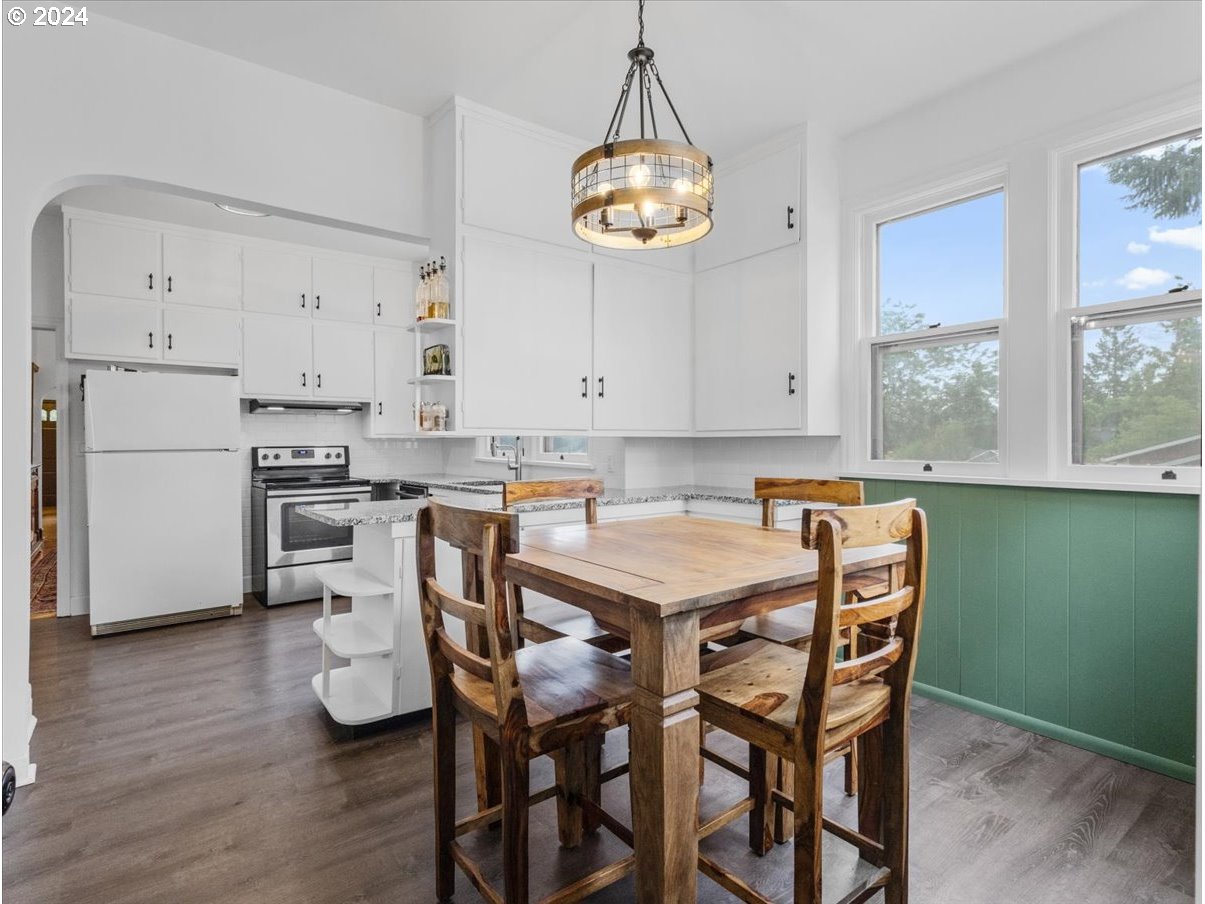 2910 Southeast Palmquist Road Gresham, OR 97080 - Photo 12 of 46 Gallery Image 12