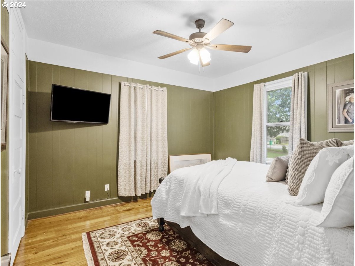 2910 Southeast Palmquist Road Gresham, OR 97080 - Photo 14 of 46 Gallery Image 14