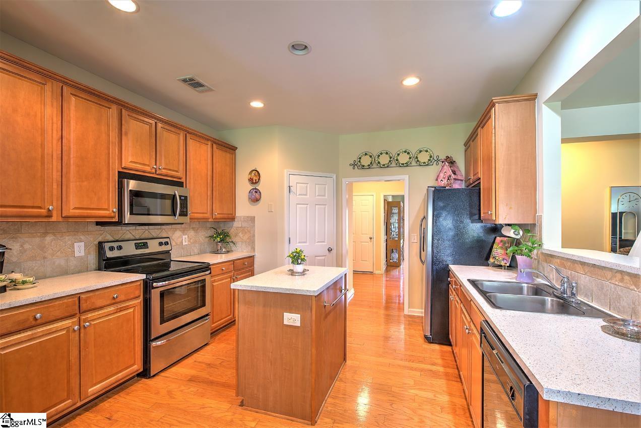 17 Springleaf Court Simpsonville, SC 29681 - Photo 18 of 36 Gallery Image 18