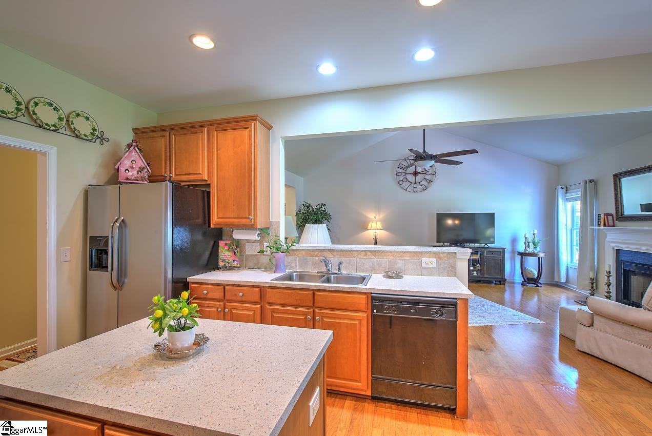 17 Springleaf Court Simpsonville, SC 29681 - Photo 19 of 36 Gallery Image 19