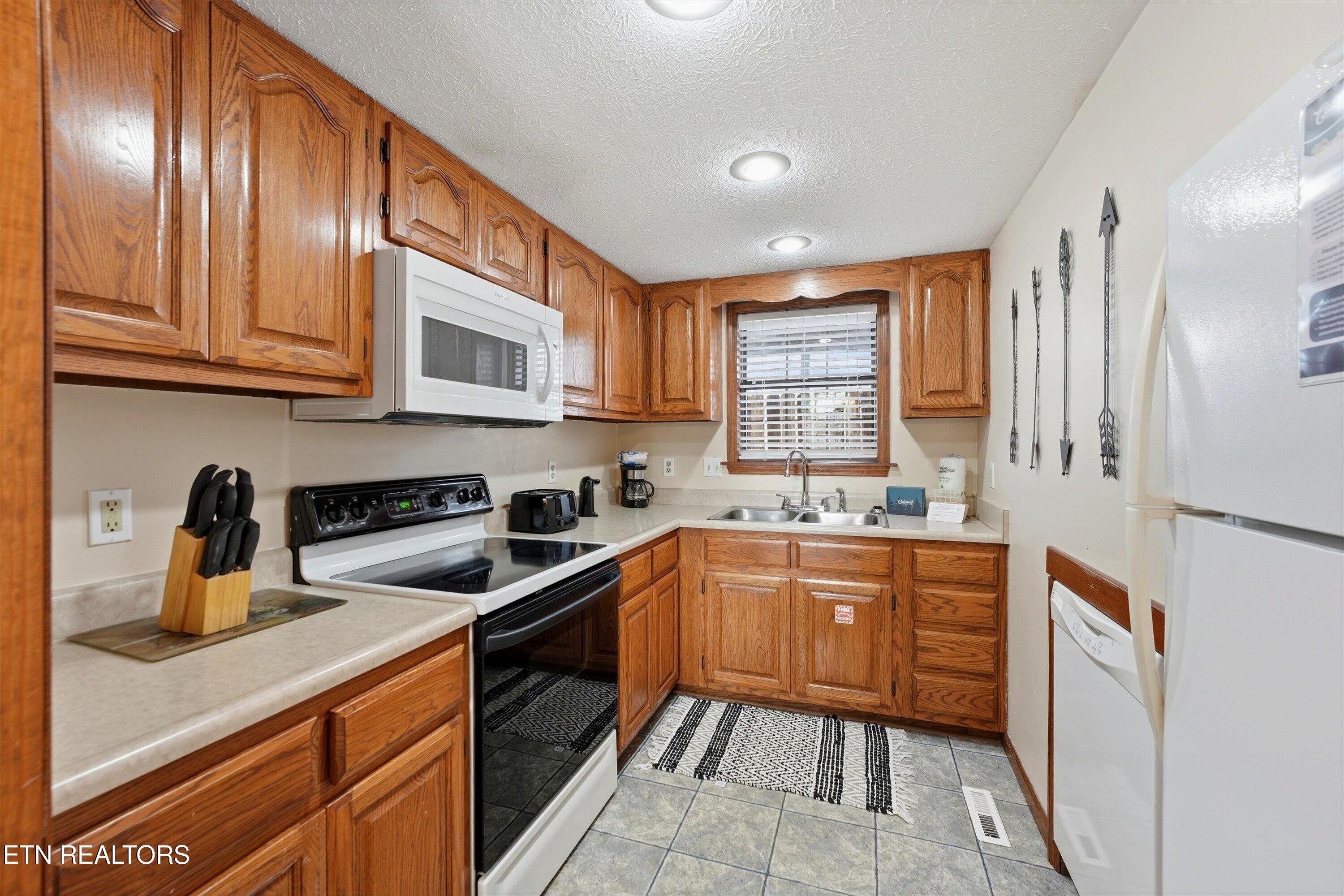 2813 Forrest Way Pigeon Forge, TN 37863 - Photo 7 of 25 08-2813 Forrest Way-8