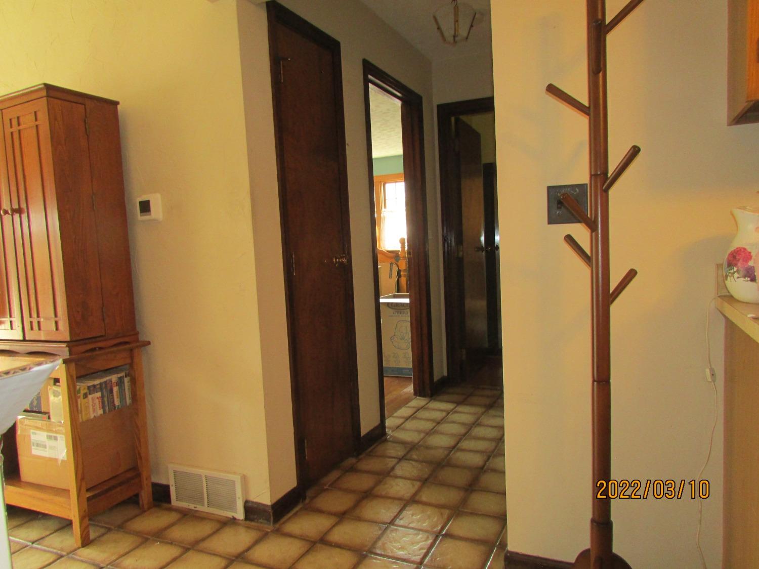 629 Willow Street Rising Sun, IN 47040 - Photo 15 of 22 Hallway