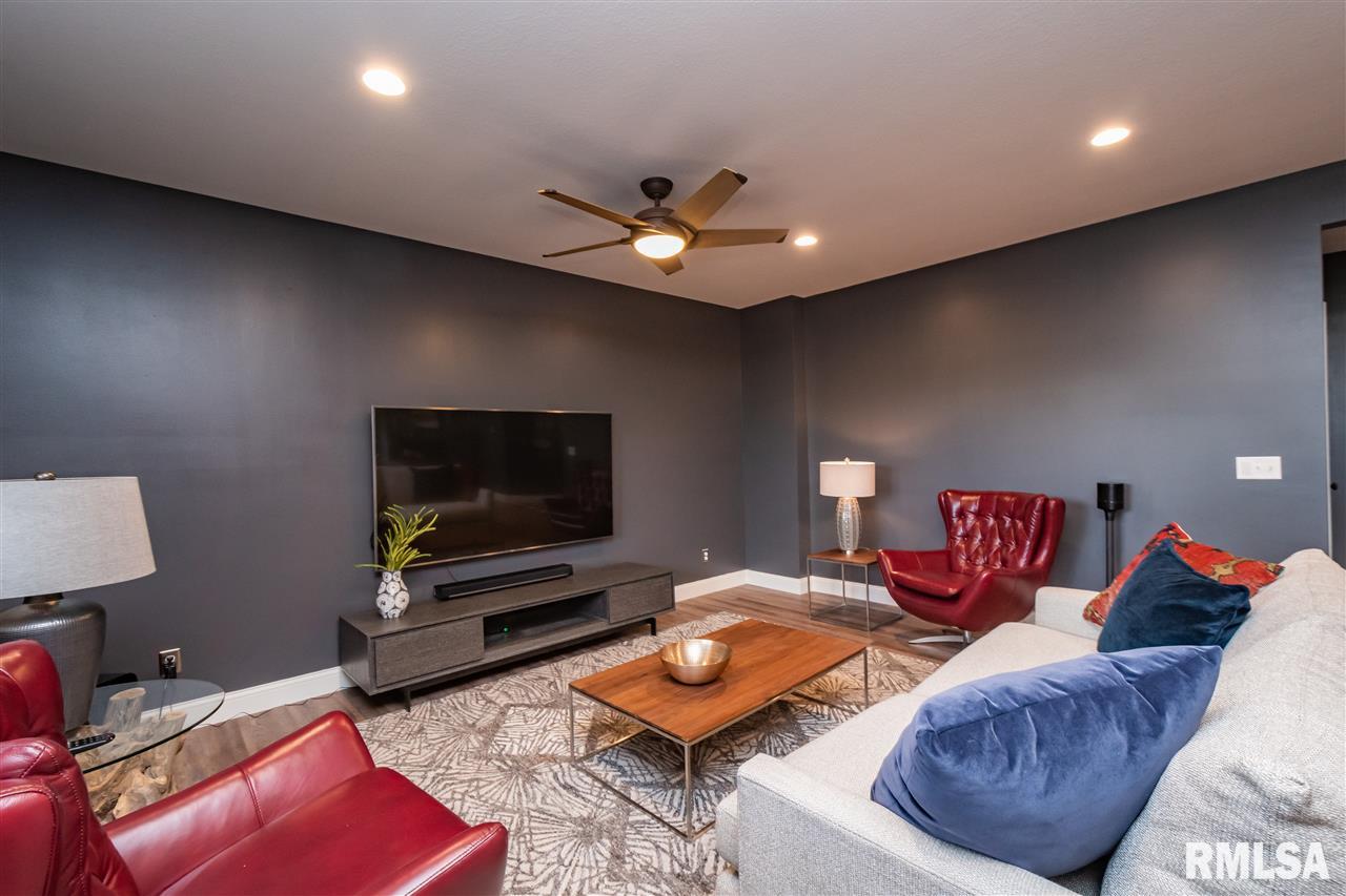 4028 Thomas Pointe Road Davenport, IA 52807 - Photo 19 of 34 Gallery Image 19