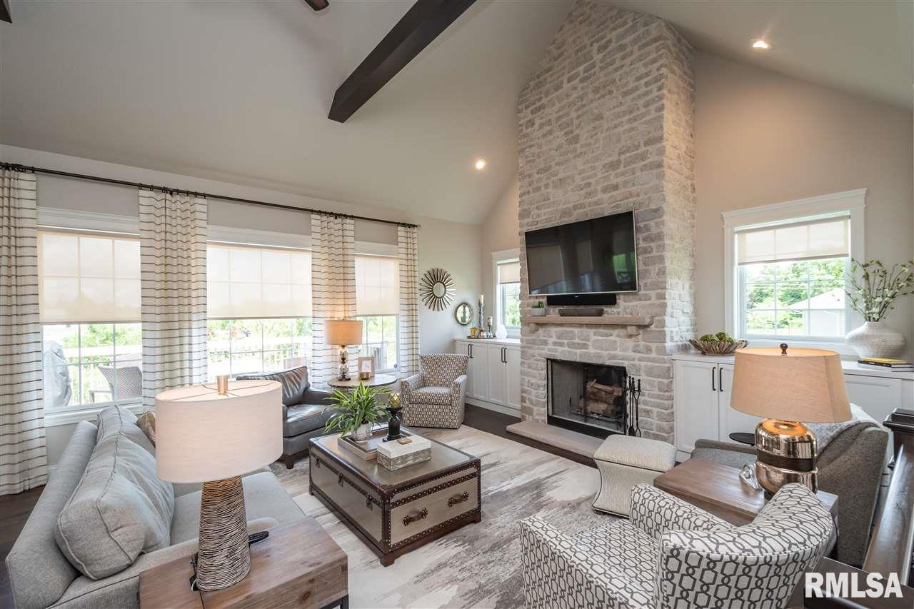 4028 Thomas Pointe Road Davenport, IA 52807 - Photo 3 of 34 Gallery Image 3
