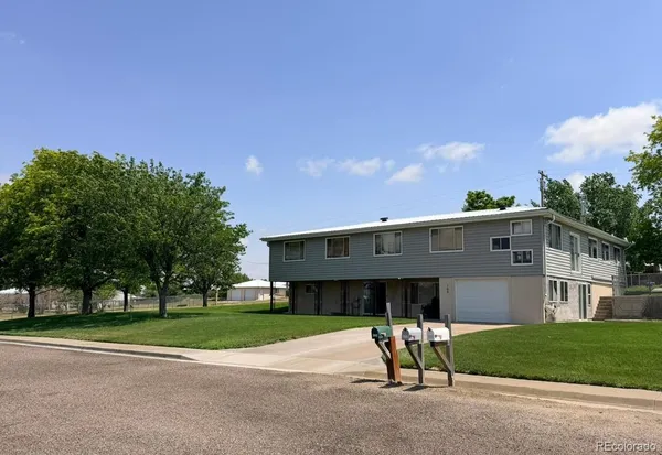 $400,000 | 166 3rd Avenue, Deer Trail, CO 80105