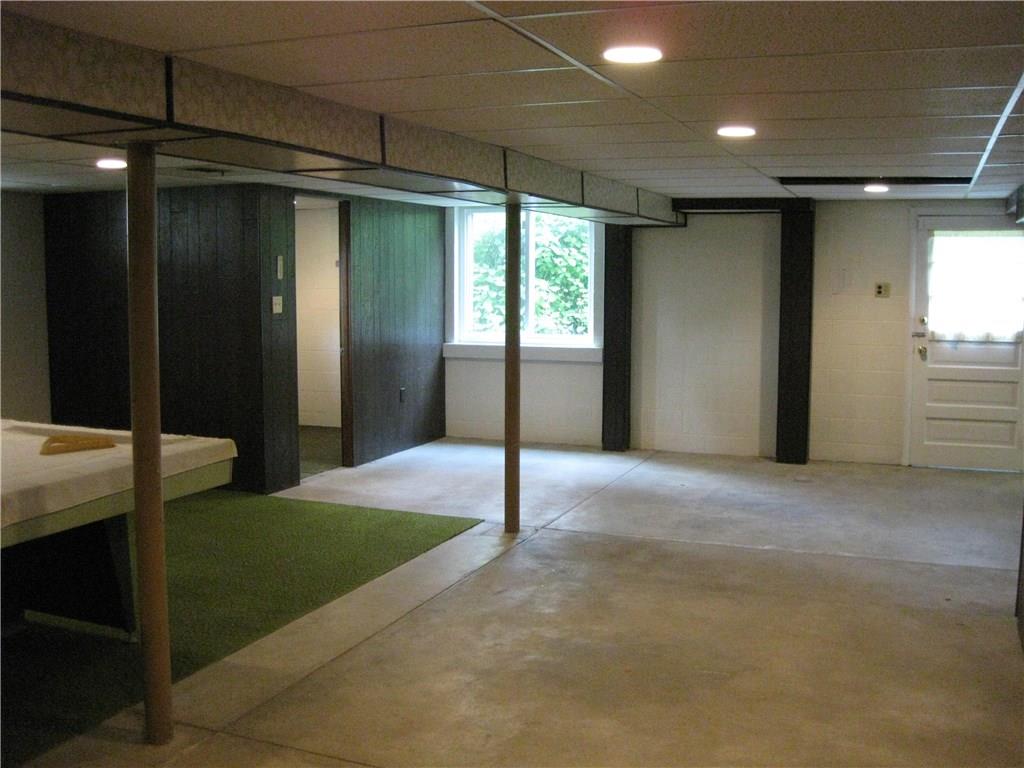 135 K Row McKees Rocks, PA 15136 - Photo 20 of 25 Game Room
