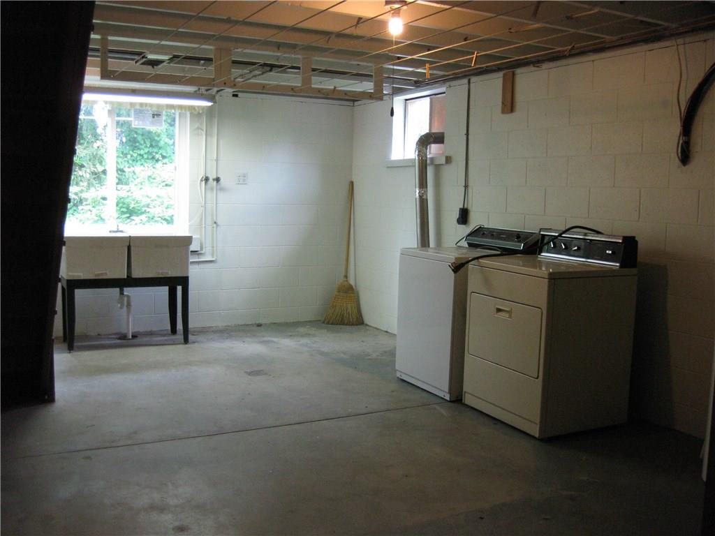 135 K Row McKees Rocks, PA 15136 - Photo 24 of 25 Laundry Room