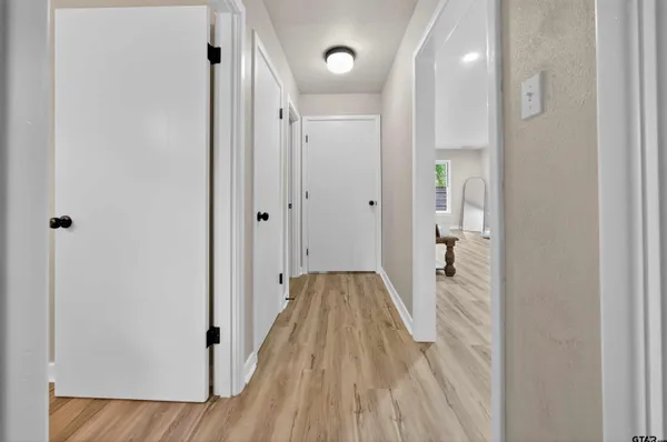 $185,000 | 105 Holcomb Street, Frankston, TX 75763