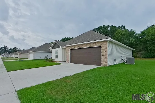 $1,740 | 111 Rainfall Lane, Carencro, LA 70520