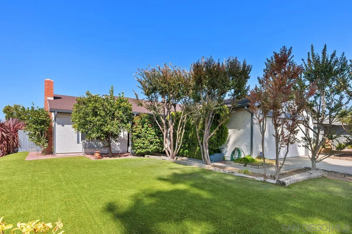 848 Harding Street Escondido, CA 92027 - Photo 3 of 25