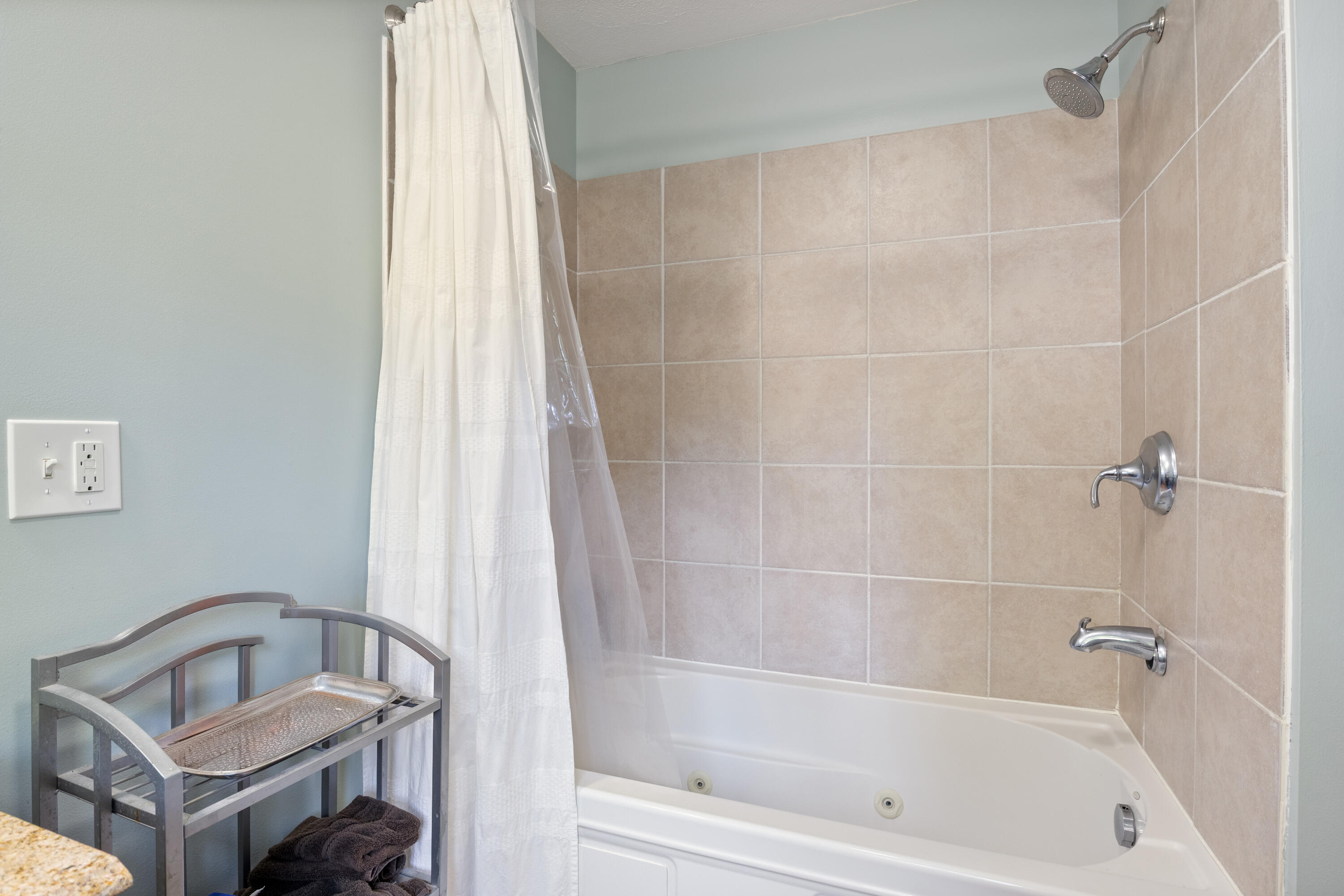 18 Woodside Meadow Road, Unit 4 York, ME 03909 - Photo 13 of 40 18WM Bath Shower