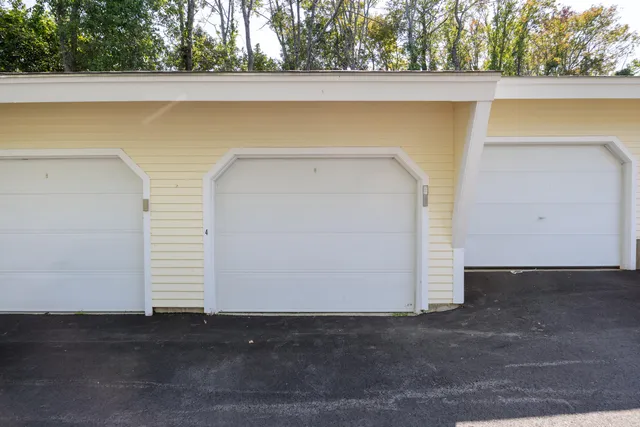 $349,000 | 18 Woodside Meadow Road, Unit 4, York, ME 03909