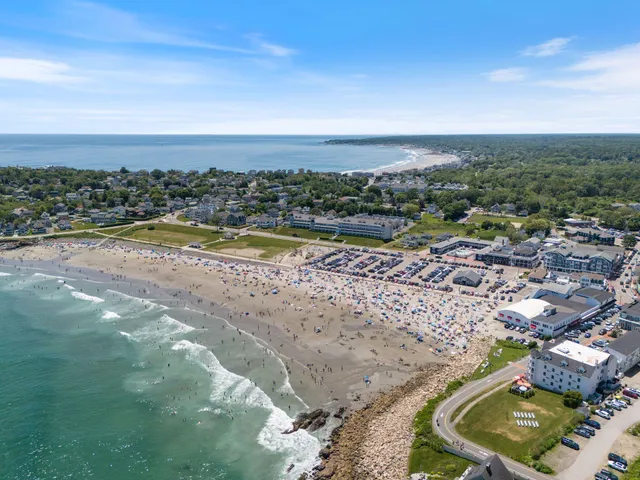 $349,000 | 18 Woodside Meadow Road, Unit 4, York, ME 03909