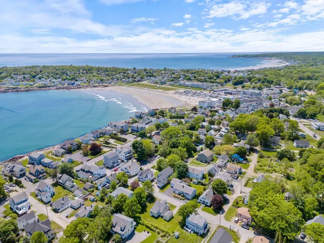$349,000 | 18 Woodside Meadow Road, Unit 4, York, ME 03909
