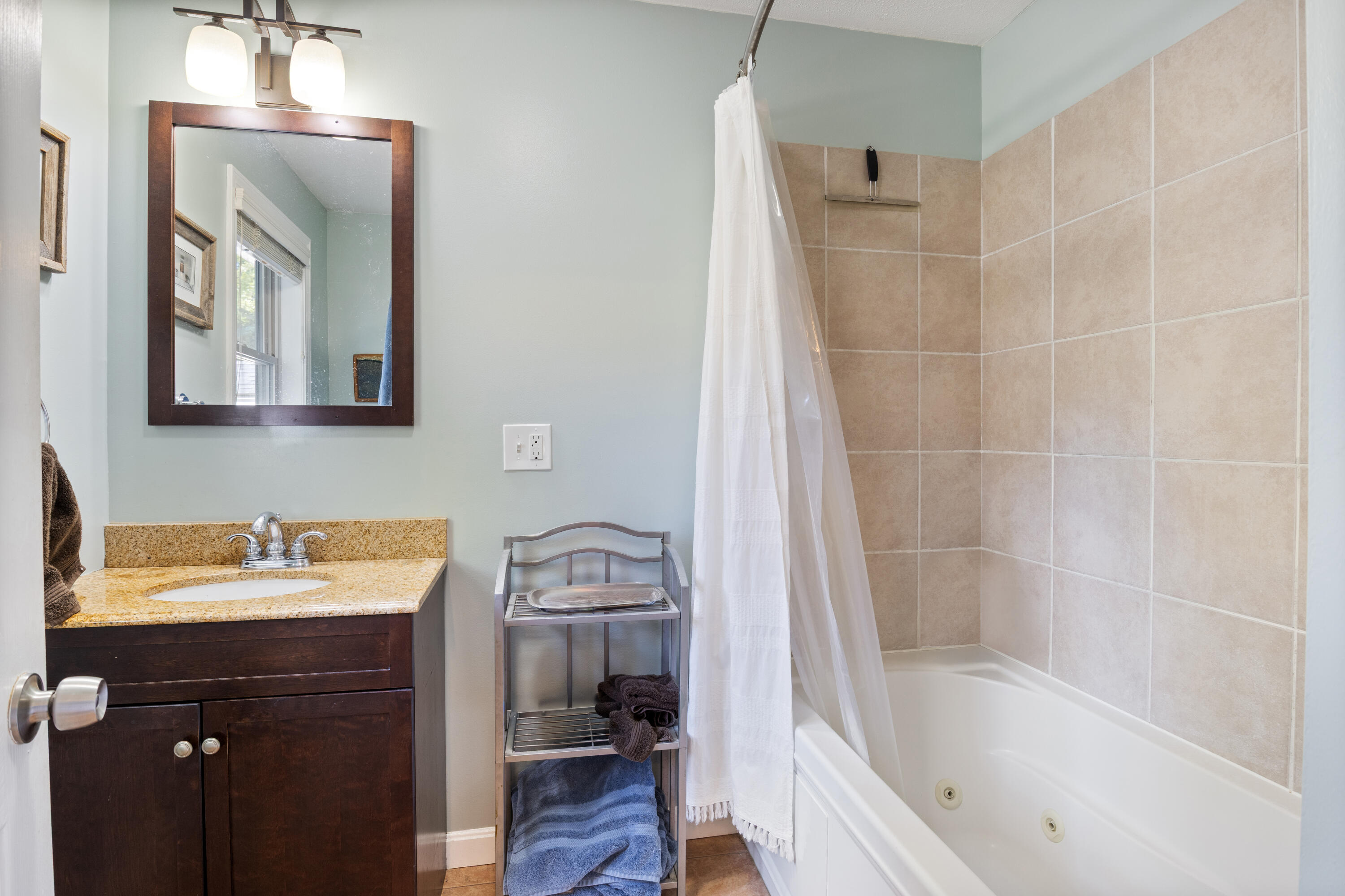 18 Woodside Meadow Road, Unit 4 York, ME 03909 - Photo 5 of 40 18WM Bath