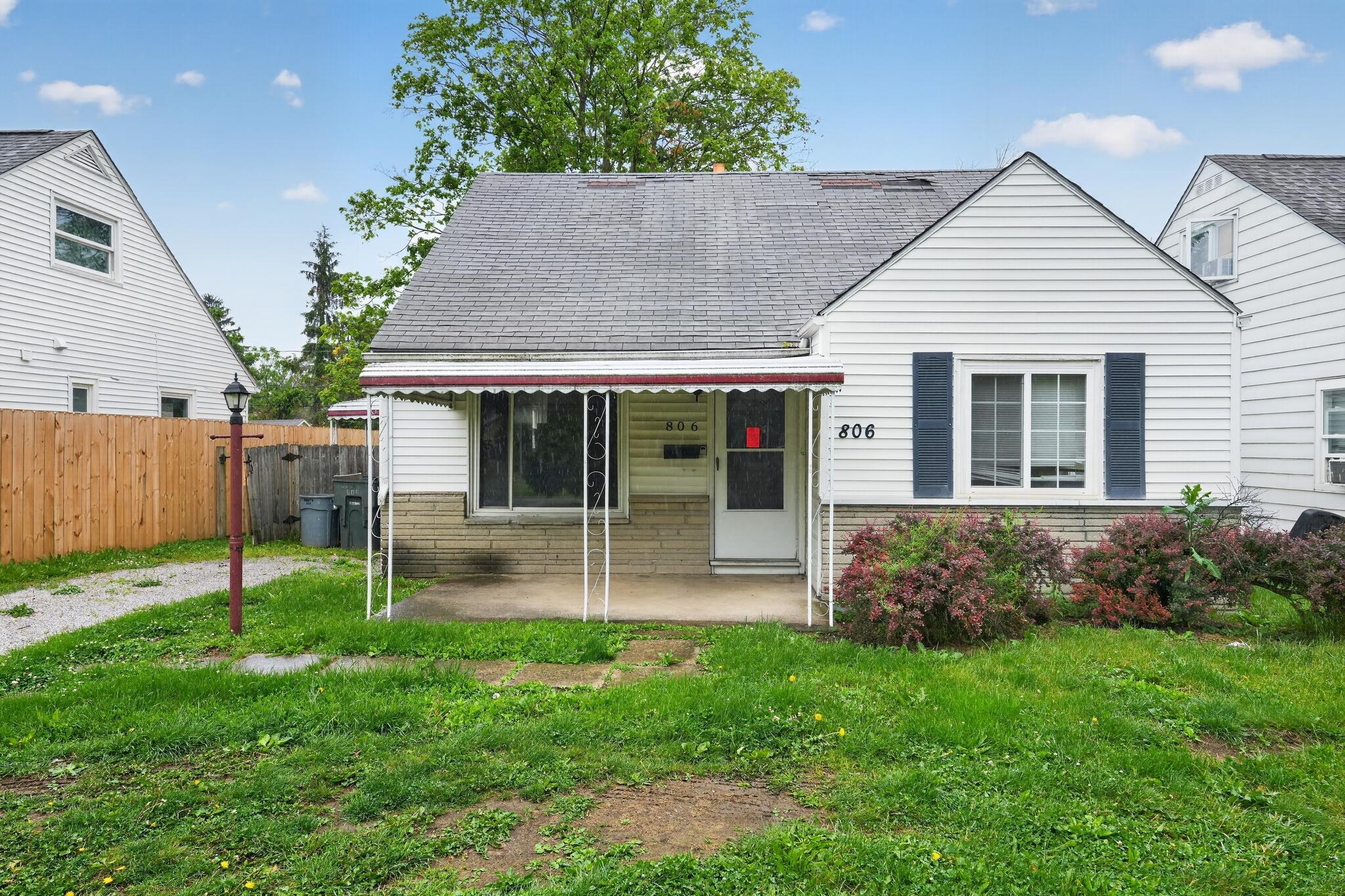 02_806_S_Hampton_Rd-Exterior-n-32