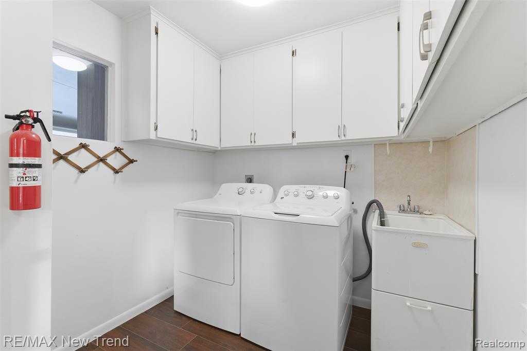 1043 Westview Road Bloomfield Hills, MI 48304 - Photo 35 of 43