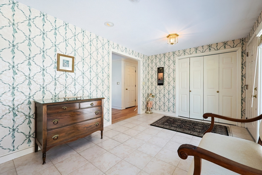 93 Potter Pond, Unit 93 Lexington, MA 02421 - Photo 7 of 42 a view of room with cabinets