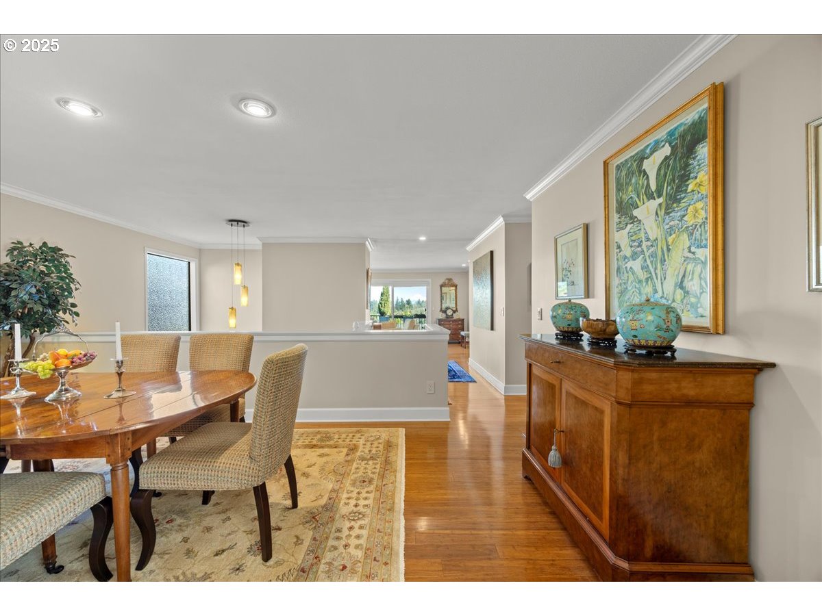 76 Condolea Way Lake Oswego, OR 97035 - Photo 13 of 48 Dining Area