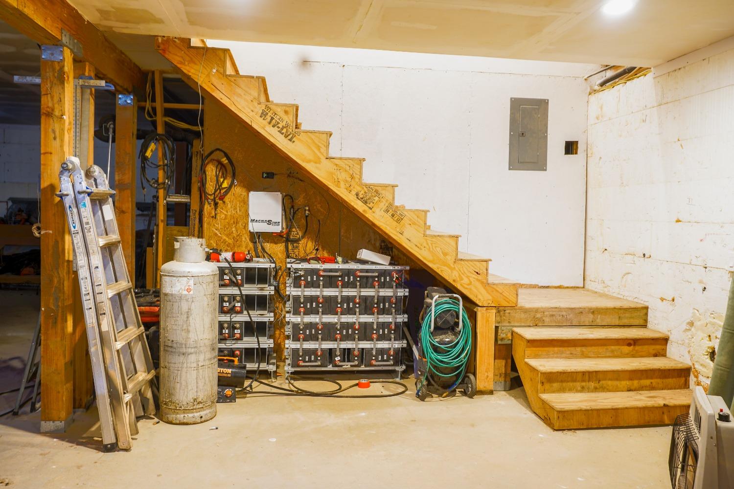 10671 Lowell Hill Road Nevada City, CA 95959 - Photo 18 of 35 a view of entryway with a front door