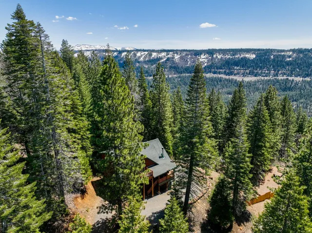 a view of a outdoor space