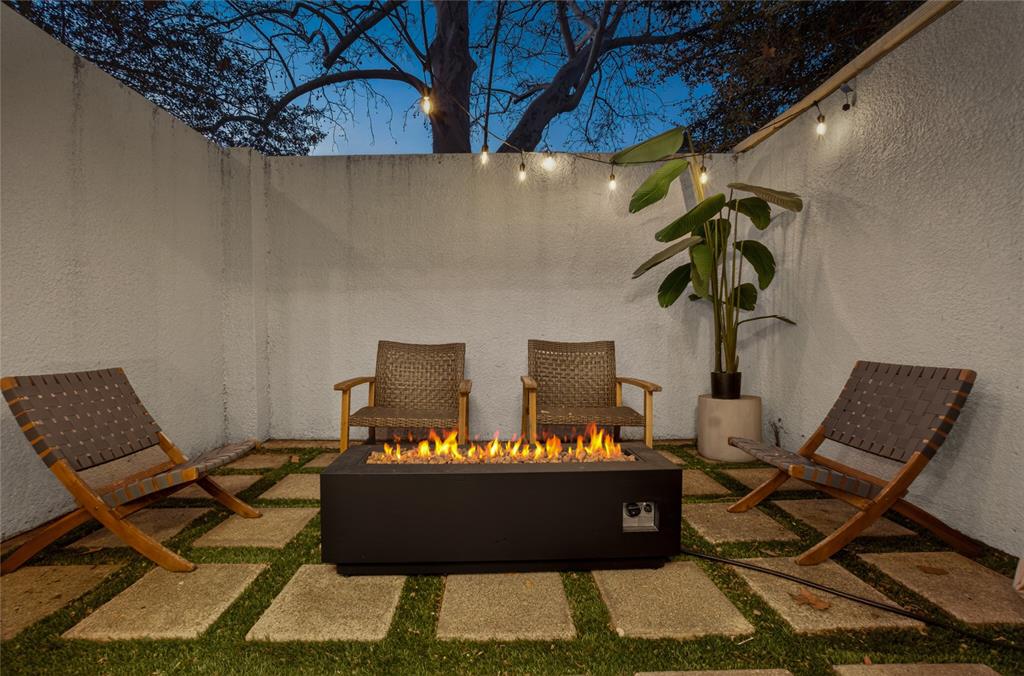 3618 Reagan Street Dallas, TX 75219 - Photo 30 of 34 Front patio