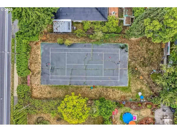 $199,900 | 15590 East Burnside Street, Portland, OR 97233