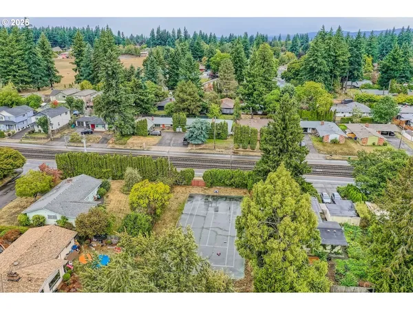 $199,900 | 15590 East Burnside Street, Portland, OR 97233