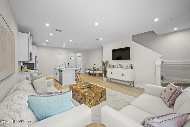 $300,000 | 11993 Calvesta Street, Jacksonville, FL 32256