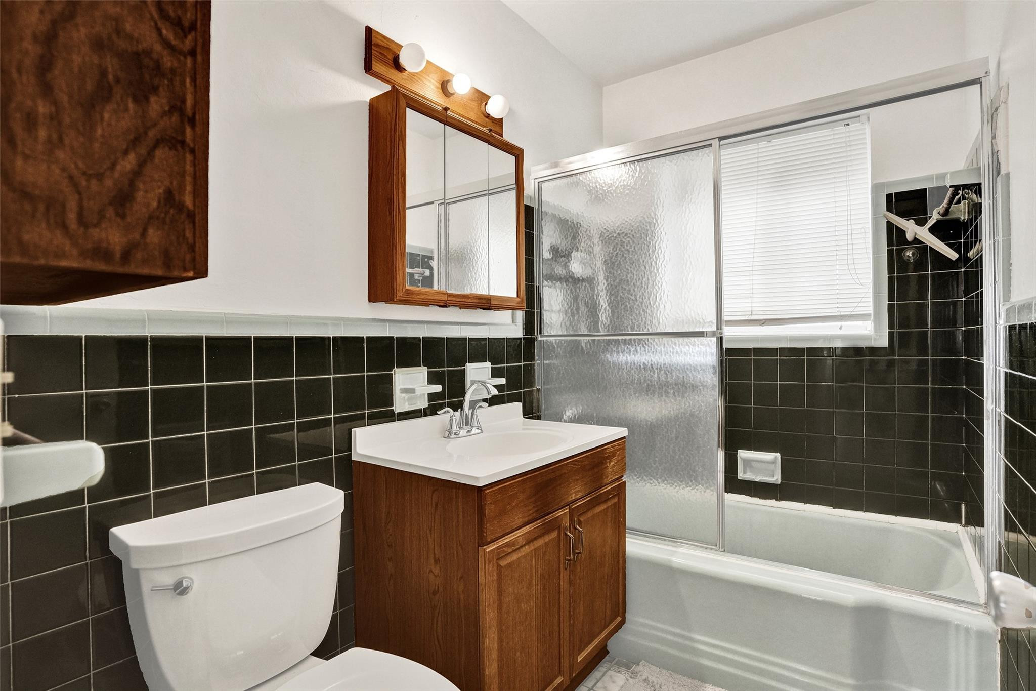 632 Southwest 8th Street Hallandale Beach, FL 33009 - Photo 14 of 67 Photo 14