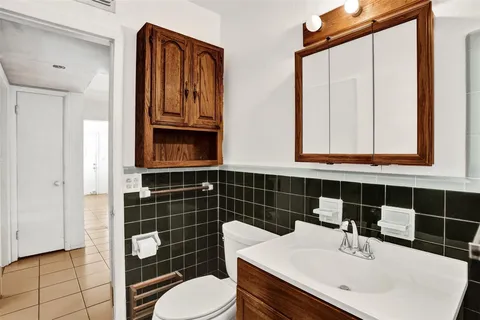 $575,000 | 632 Southwest 8th Street, Hallandale Beach, FL 33009