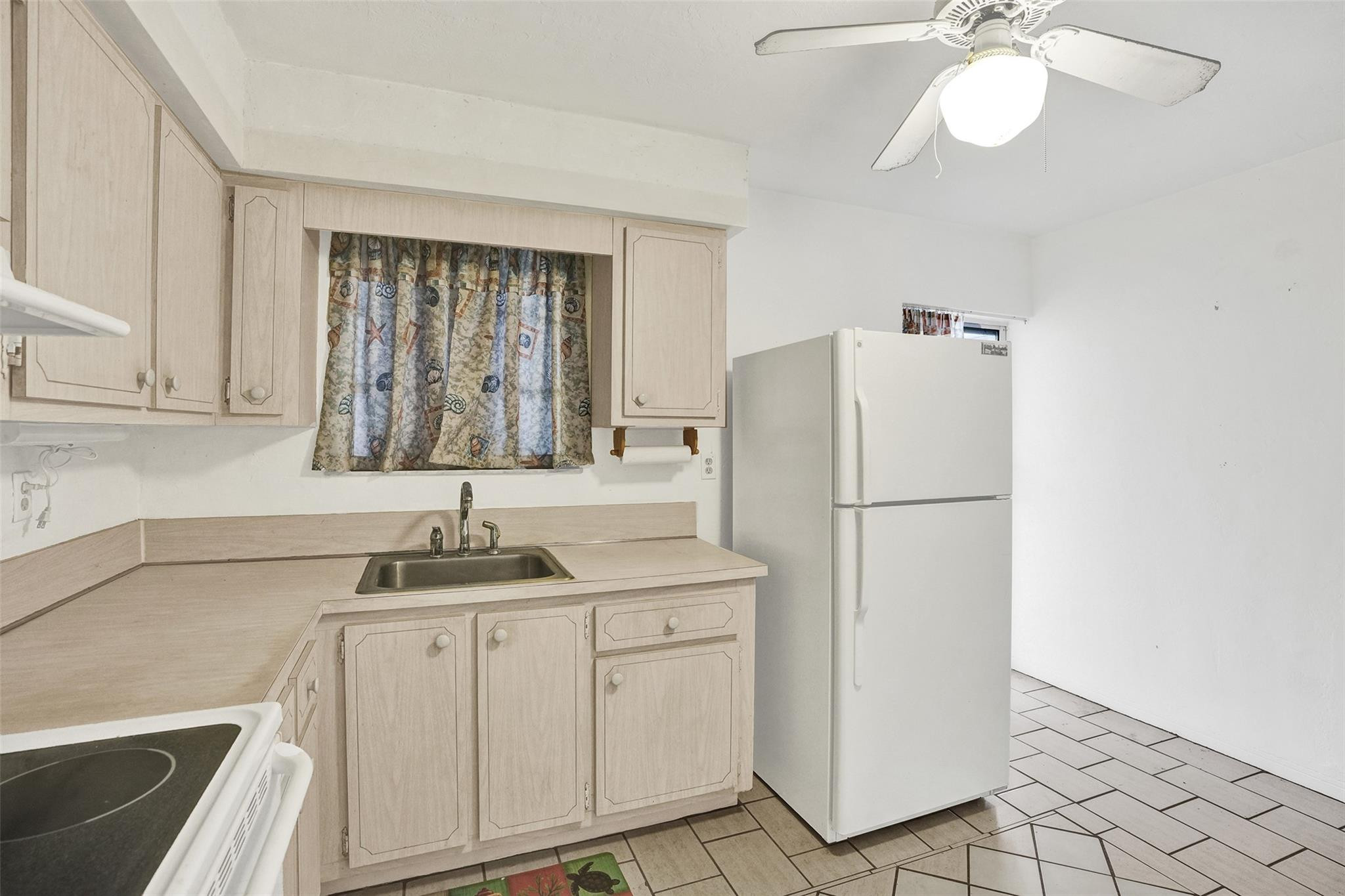 632 Southwest 8th Street Hallandale Beach, FL 33009 - Photo 33 of 67 Photo 33