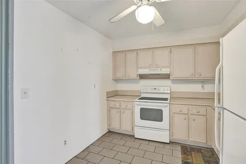 $575,000 | 632 Southwest 8th Street, Hallandale Beach, FL 33009