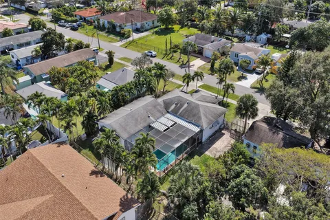 $575,000 | 632 Southwest 8th Street, Hallandale Beach, FL 33009