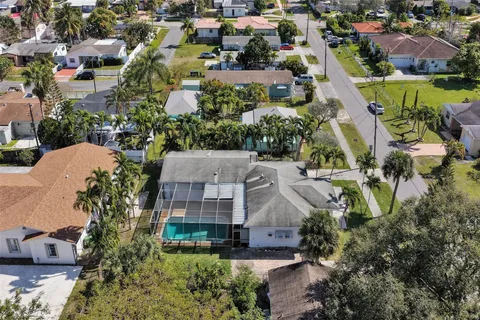 $575,000 | 632 Southwest 8th Street, Hallandale Beach, FL 33009