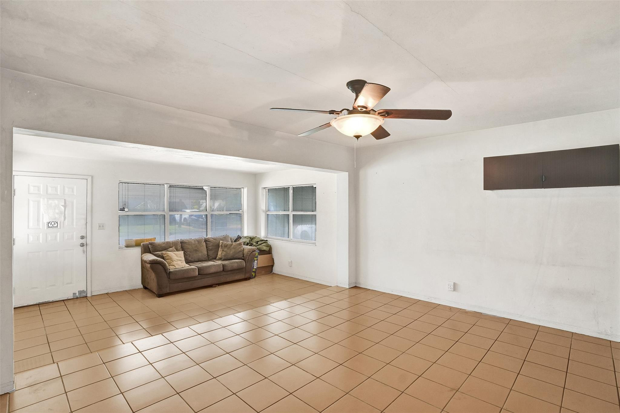 632 Southwest 8th Street Hallandale Beach, FL 33009 - Photo 10 of 67 Photo 10