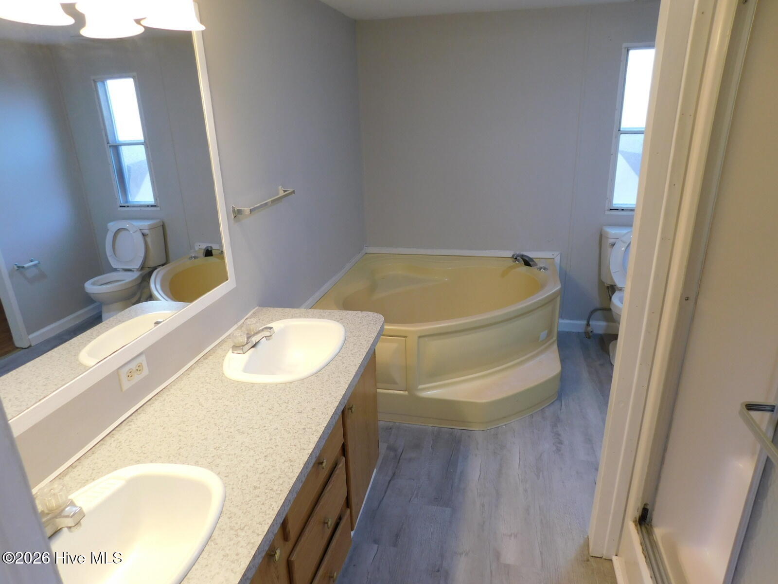 660 Seashell Drive Kinston, NC 28504 - Photo 15 of 24 Master Bath